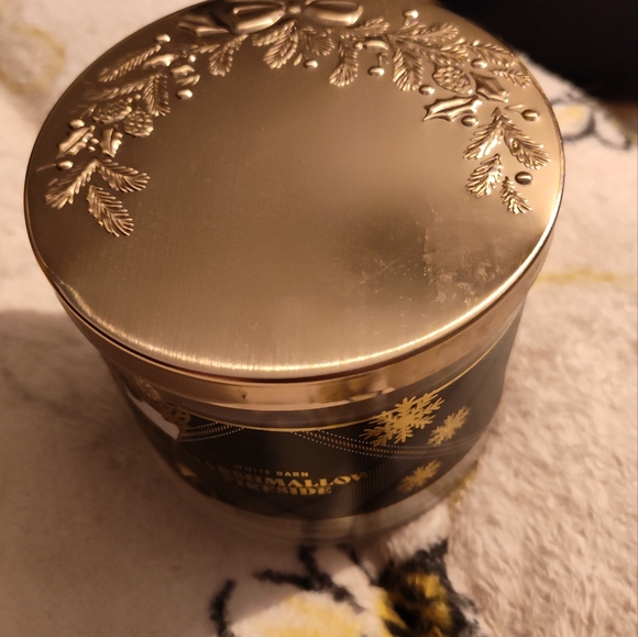 BBW 3 Wick Candle (Marshmallow Fireside) - Picture 5 of 6